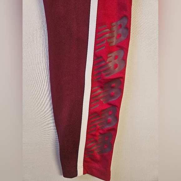 New Balance- Leggins Women's L Burgundy With Stripes 1Pockets On Each Side. - Picture 3 of 8